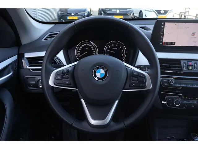 BMW X1 xDrive25e Executive 2021 Hybride Benzine 14