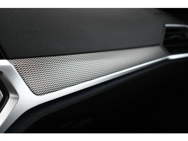 BMW 3 Serie Touring 330e M-Sport 2020 Hybride Benzine 62