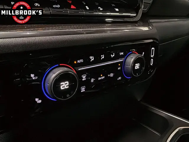 GMC Sierra Chevrolet Z71 Trailboss, 2024 Benzine 25