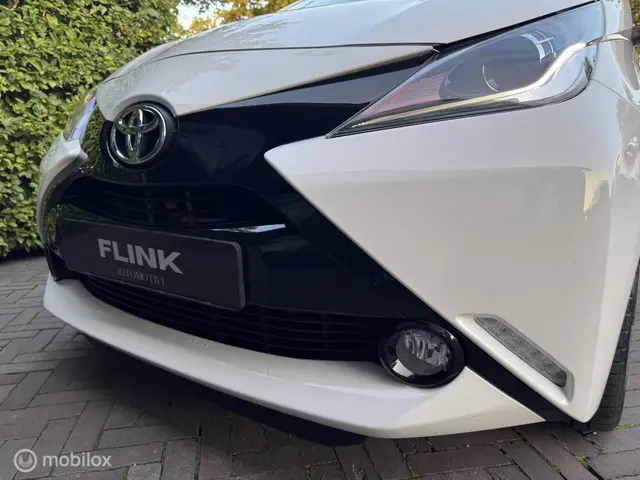 Toyota Aygo 1.0 VVT-i x-pose 2017 Benzine 10