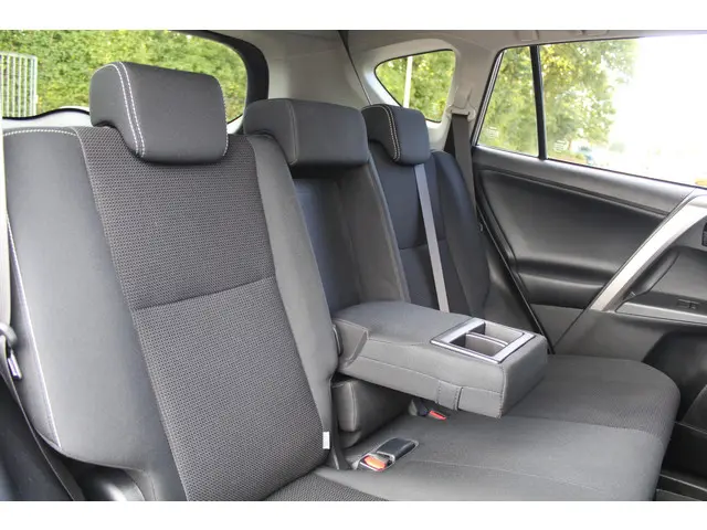 Toyota RAV4 2.5 Hybrid Energy 2018 Hybride Benzine 12