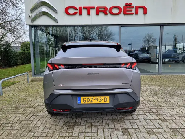 Peugeot 3008 1.2 Hybrid 136 GT 2024 Hybride Benzine 5