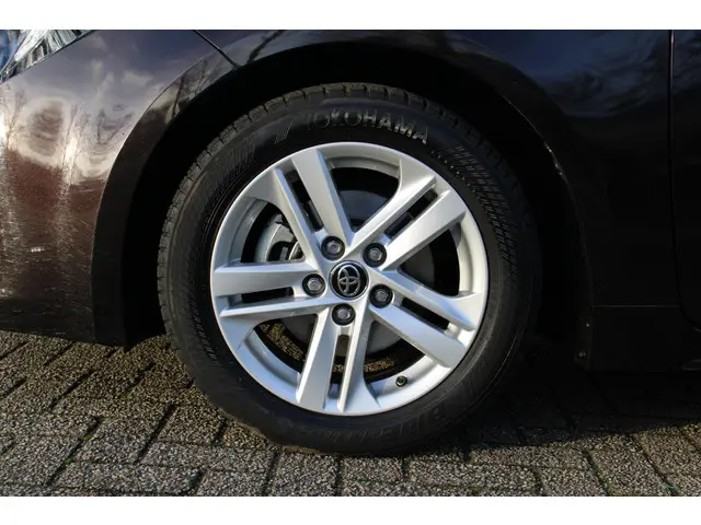 Toyota Corolla 1.8 Hybrid Active 2021 Hybride Benzine 19