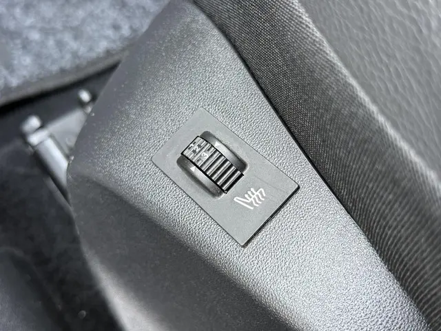 Peugeot 2008 1.2 PureTech Allure 2016 Benzine 18