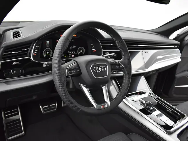 Audi Q8 Pro Line S 55 TFSI e 394 PK 2025 Hybride Benzine 18