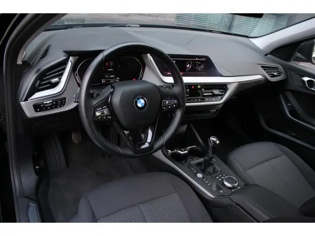 BMW 1 Serie 118i High Executive Edition 2020 Benzine 13