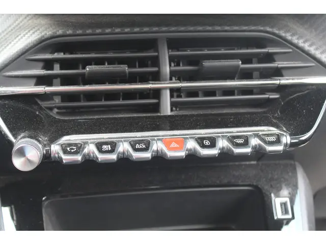 Peugeot 2008 1.2 PureTech Active//Airco! 2021 Benzine 12