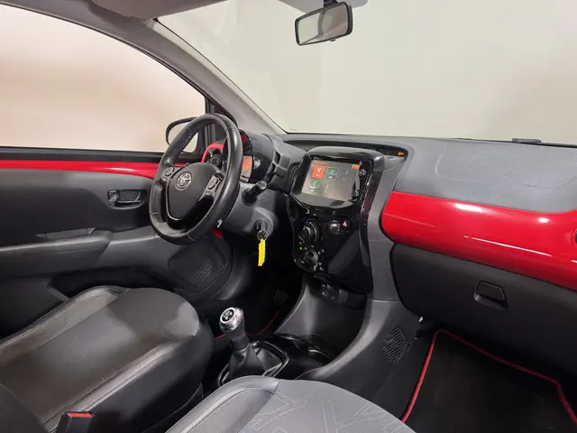 Toyota Aygo 1.0 VVT-i x-Wave 2015 Benzine 16