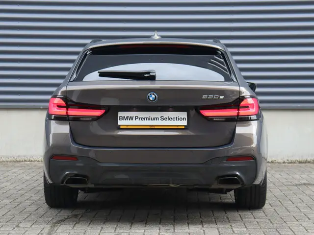 BMW 5 Serie Touring 530e 2023 Hybride Benzine 4