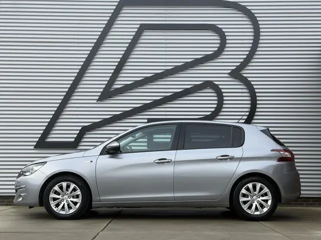 Peugeot 308 1.2 PureTech Style 2017 Benzine 6