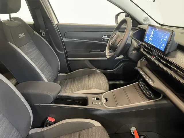 Jeep Avenger Longitude Automaat 54 kWh 2024 Elektrisch 9