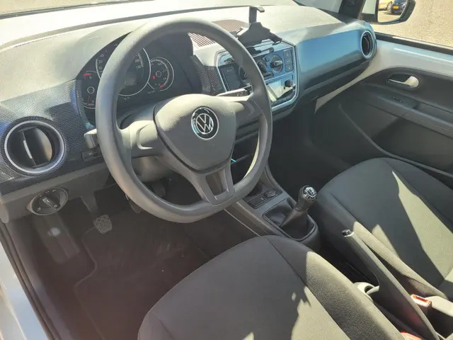 Volkswagen up! 1.0 2021 Benzine 8