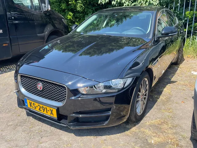 Jaguar XE 2.0 D Pure 2016 Diesel 2