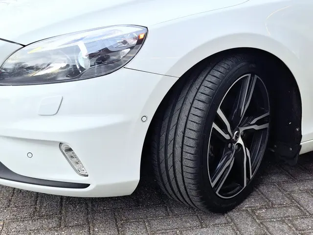 Volvo V40 1.6 T4 R-Design Automaat 2013 Benzine 20
