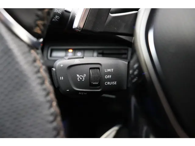 Peugeot 3008 1.2 Hybrid 136 GT 2024 Hybride Benzine 29
