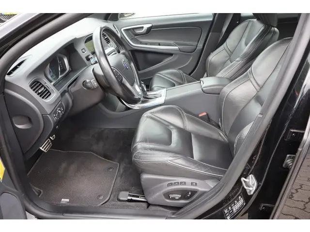 Volvo S60 2.0 D4 R-Design 2015 Diesel 9