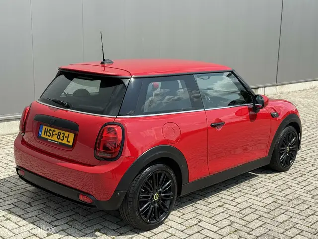MINI Electric Mini MINI Electric 33 kWh 2022 Elektrisch 21