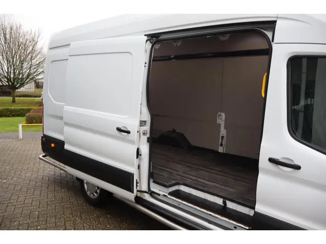 Ford Transit 350 2.0 TDCI L4H3 Trend RWD 2020 Diesel 11