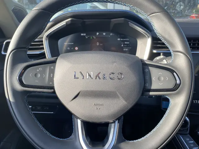 Lynk & Co 01 1.5 2023 Hybride Benzine 44