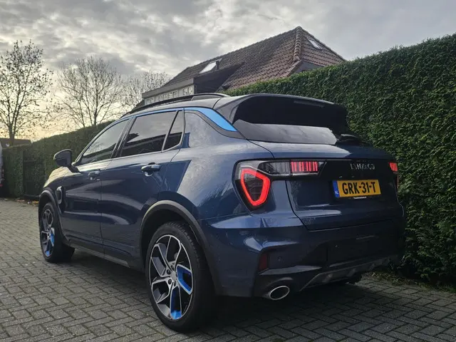 Lynk & Co 01 /1.5 Hybrid/ 262 PK/2022 2022 Hybride Benzine 5