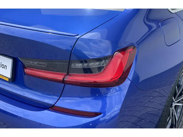 BMW 3 Serie 318i Business Edition Plus 2021 Benzine 19