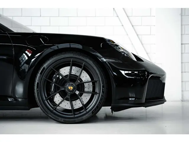 Porsche 911 Carrera GTS 2025 Benzine 10