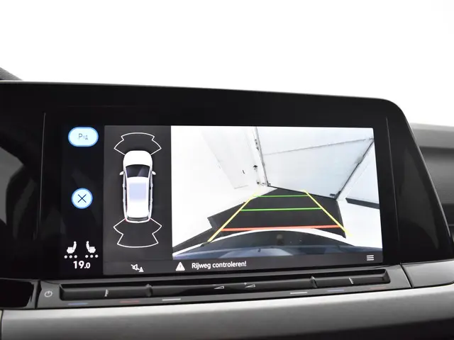 Volkswagen Golf Variant 1.0 TSI 110pk Life 2023 Benzine 22