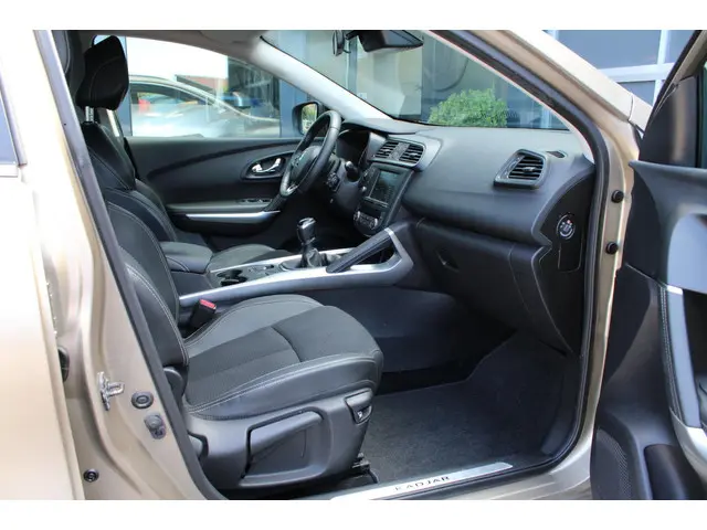 Renault Kadjar 1.2 TCe Intens 2015 Benzine 14