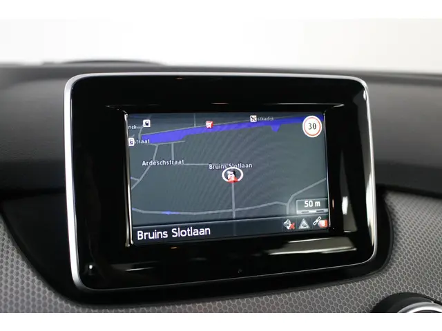 Mercedes-Benz B-Klasse 220 4Matic Ambition 2015 Benzine 23