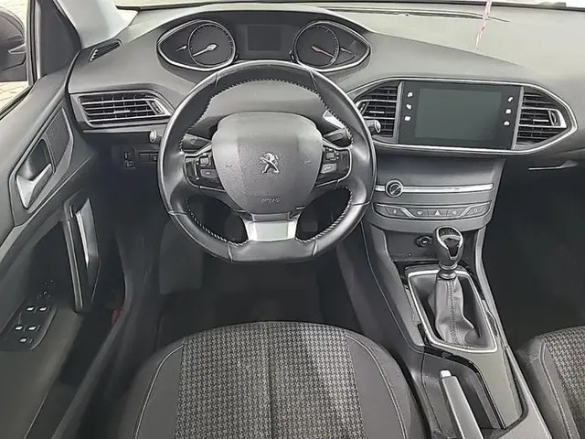 Peugeot 308 1.2 PureTech Executive 2020 Benzine 5