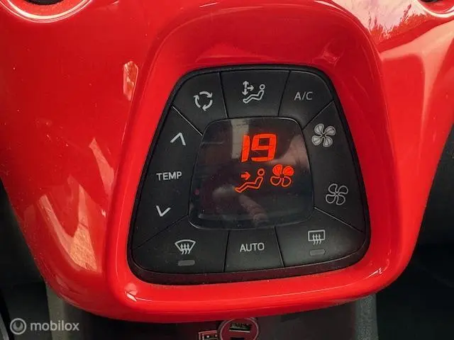 Citroën C1 1.0 e-VTi Shine met cabriodak. 2016 Benzine 10