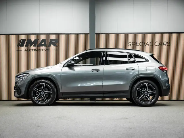 Mercedes-Benz GLA 200 AMG Line 2023 Benzine 9