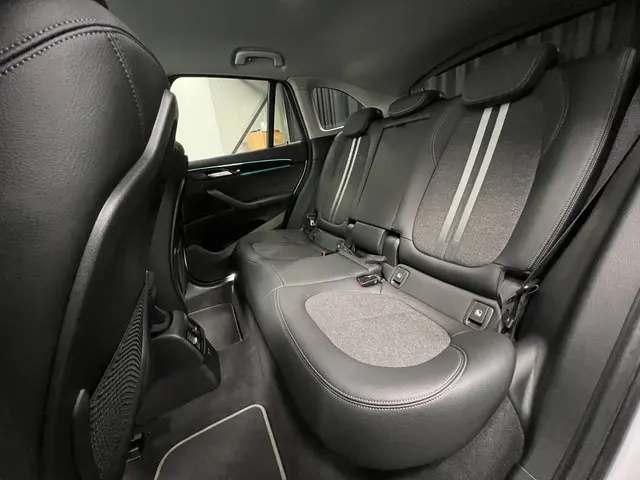 BMW X1 xDrive25e 2022 Hybride Benzine 28
