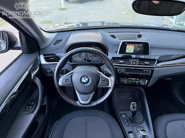 BMW X1 SDrive18i 2018 Benzine 12
