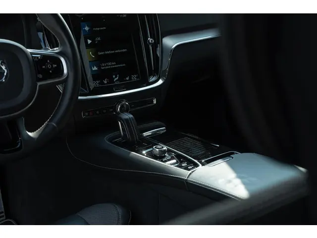 Volvo V60 T6 Recharge AWD R-Design 2020 Hybride Benzine 7