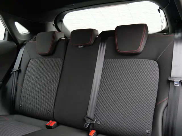 Ford Puma 1.0 HYBRID ST-LINE/ WINTER PACK/ 2022 Benzine 6