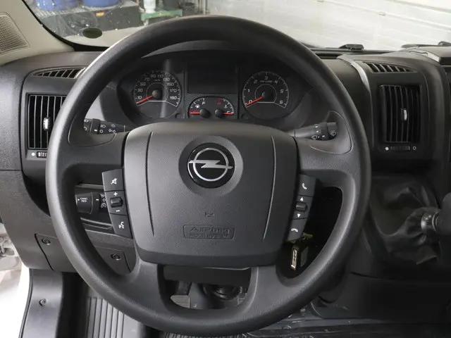 Opel Movano 140pk L2H2 Edition 2022 Diesel 18