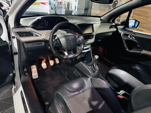 Peugeot 208 1.6 THP XY 2013 Benzine 24