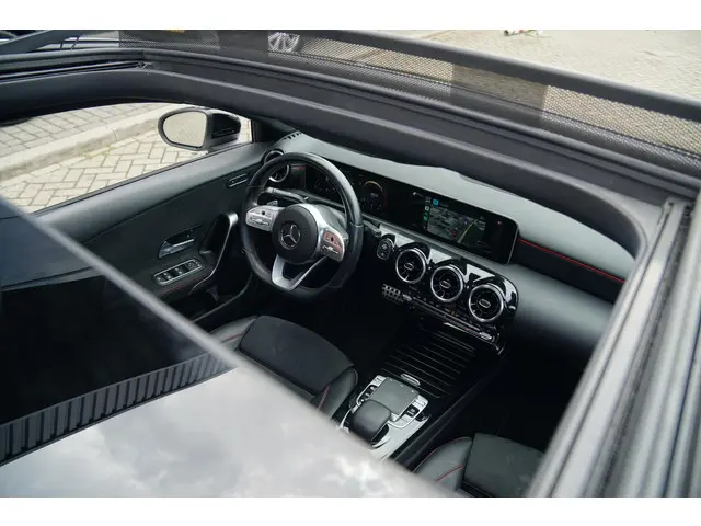 Mercedes-Benz A-Klasse 180 AMG Line 2020 Benzine 7