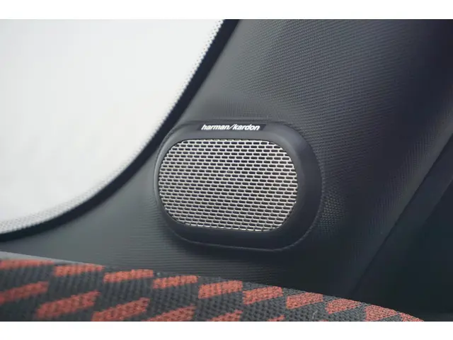 MINI 3-Deurs Cooper S 2025 Benzine 19