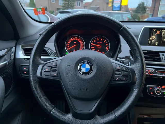 BMW X1 XDrive20i High Executive 2017 Benzine 10