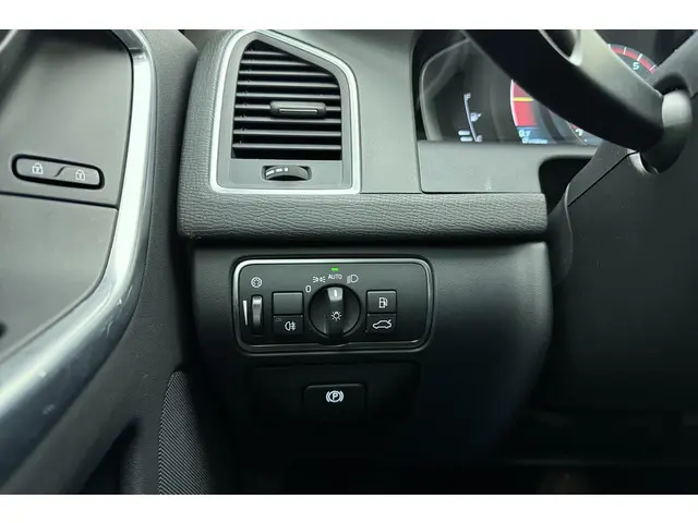 Volvo XC60 2.0 T5 FWD Ocean Race 2015 Benzine 23