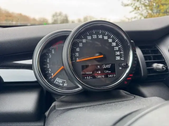 MINI One MINI 1.2 SALT BUSINESS/HLEER/NAV/PDC 2016 Benzine 9