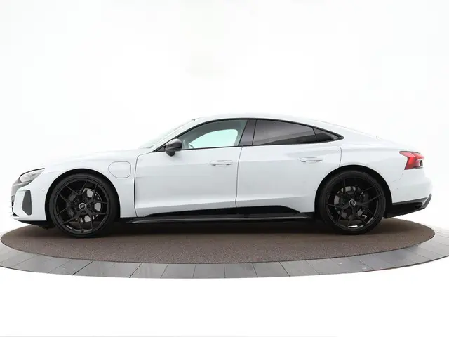 Audi e-tron GT 476pk Competition 93 kWh 2022 Elektrisch 8