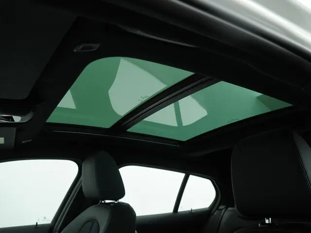 BMW 1 Serie 120i Executive 2022 Benzine 19