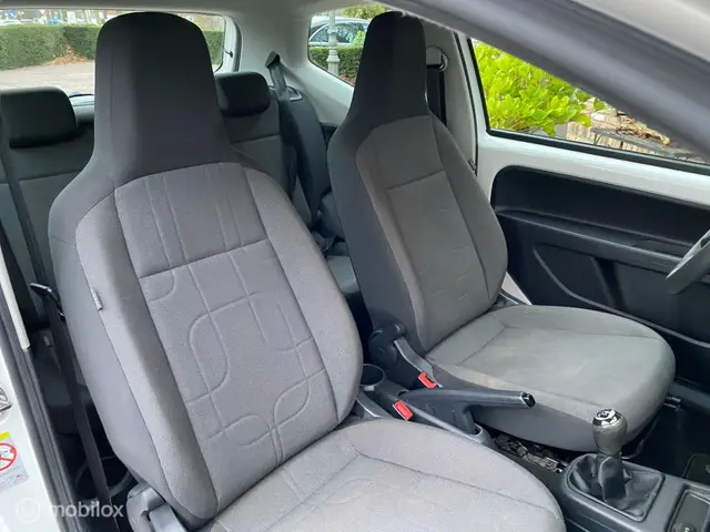 Volkswagen up! 1.0 move up! 2012 Benzine 14