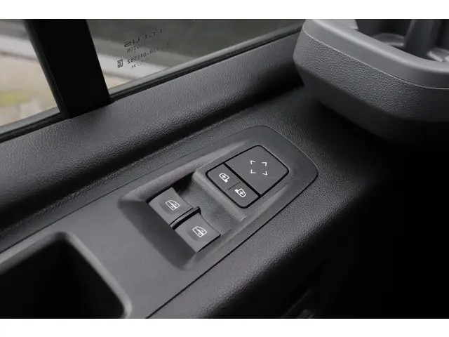 Renault Master T35 2.0 dCi 130 L2H2 Start 2024 Diesel 12