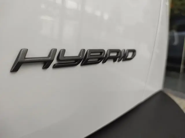Peugeot 2008 1.2 Hybrid 145 GT 2025 Hybride Benzine 24