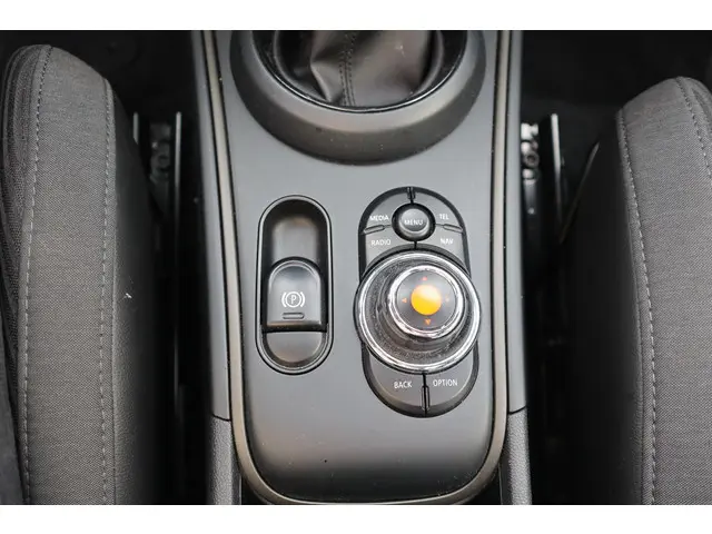 MINI Countryman Mini 1.5 Cooper Salt 2017 Benzine 22