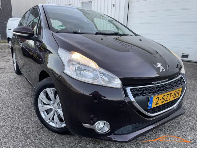 Peugeot 208 1.2 VTi Active, Airco , Carplay 2013 Benzine 2
